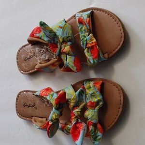 Qupid Three Bow Floral Slip-On Sandal | Size 7